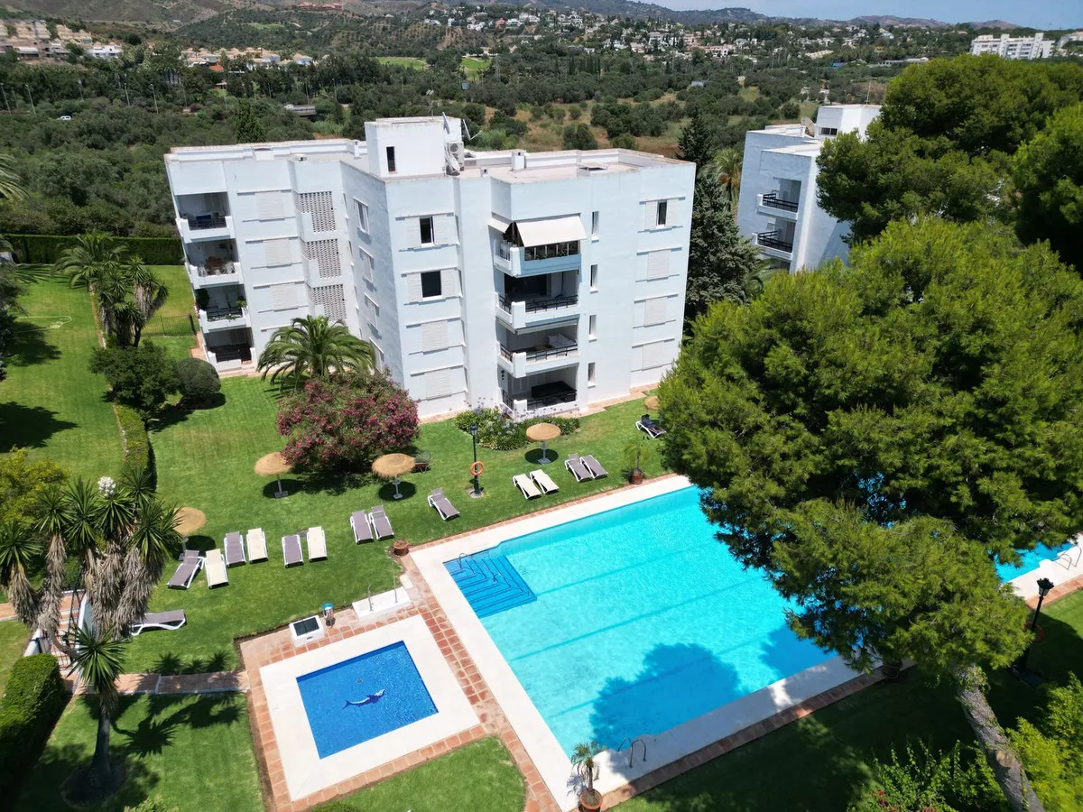 2e6bd9c0-ae2f-451b-9390-b934e913e0c4