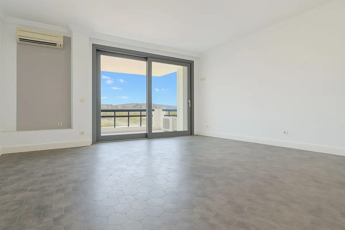 904798f3-cca7-4d47-8831-869d1e16f512