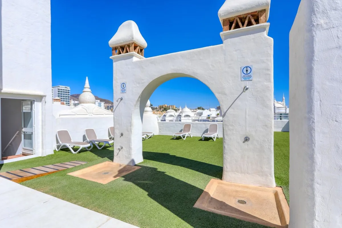 8fa0c950-574d-4a31-bc5b-c267c4ae1d28