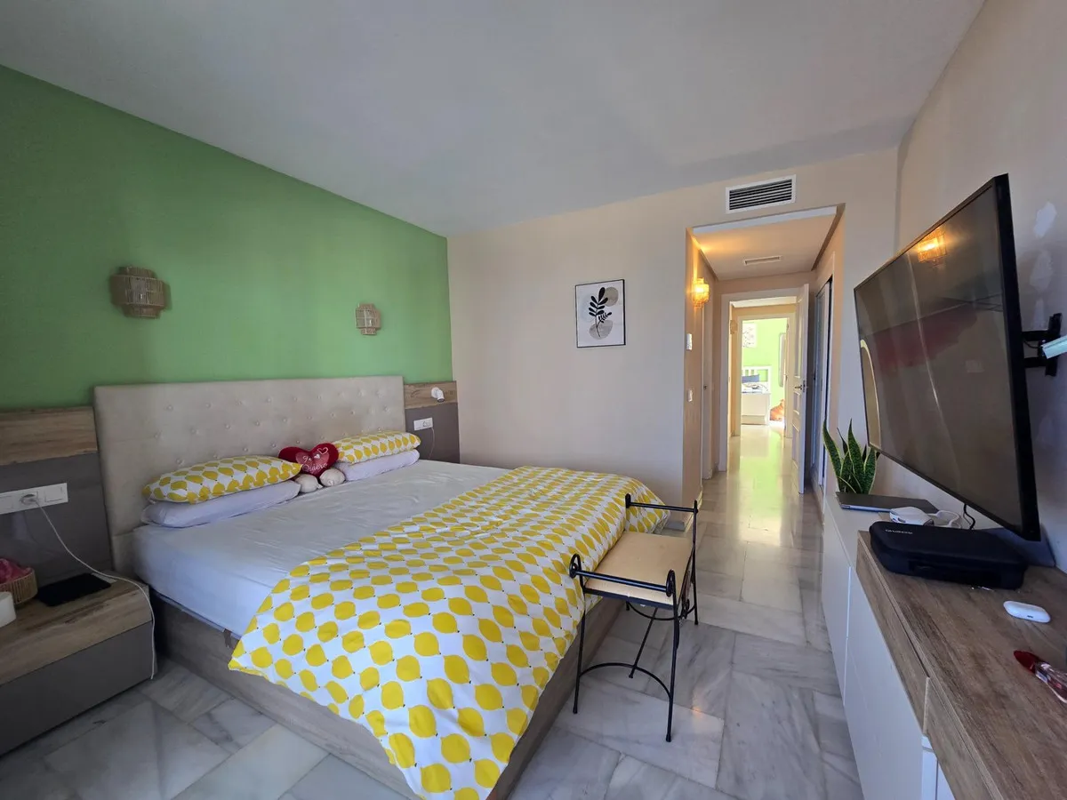 8fee99b1-bcd4-46a4-a426-f01d7613c983