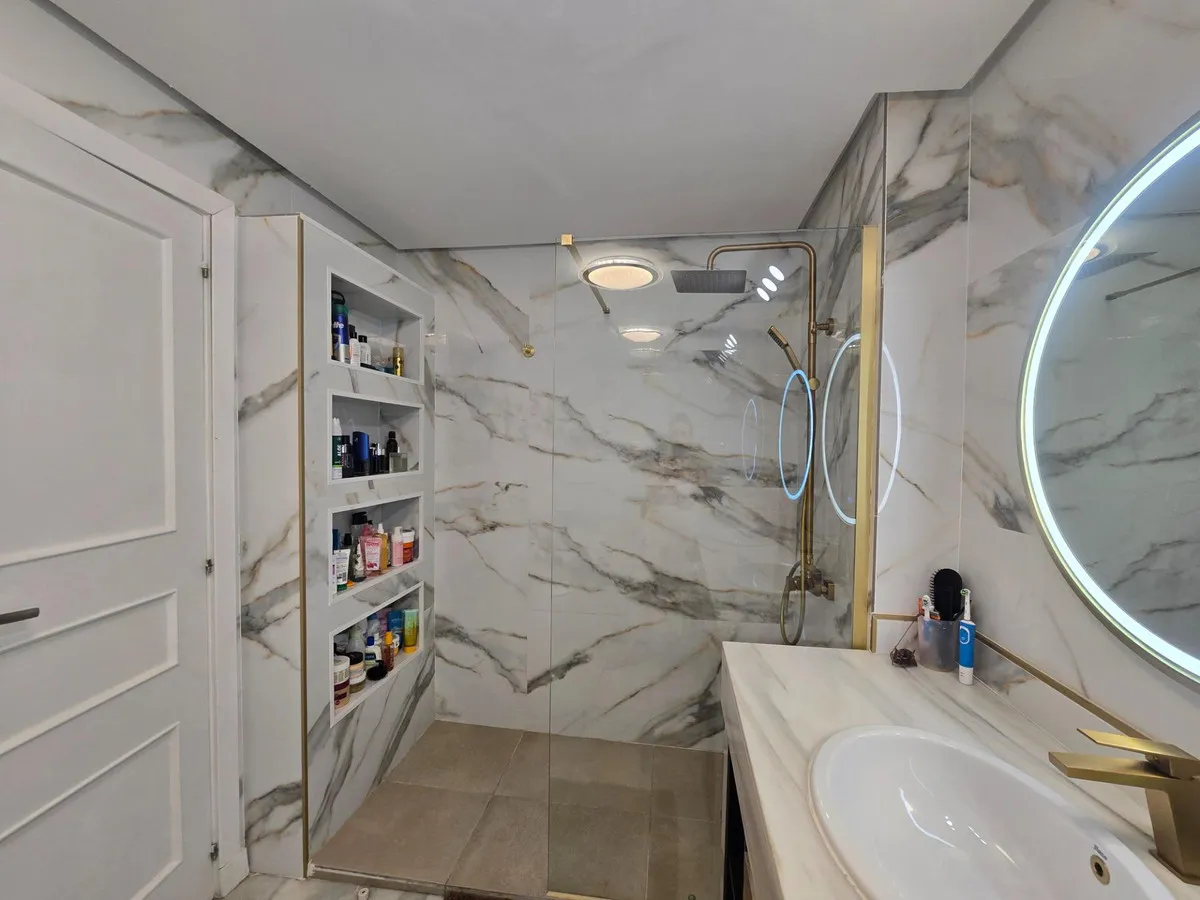 99b84ae8-4dd8-4da8-a89b-08d98fe42581