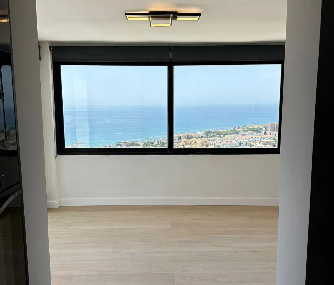 b782e527-99e3-421e-bd96-8f699e07381d