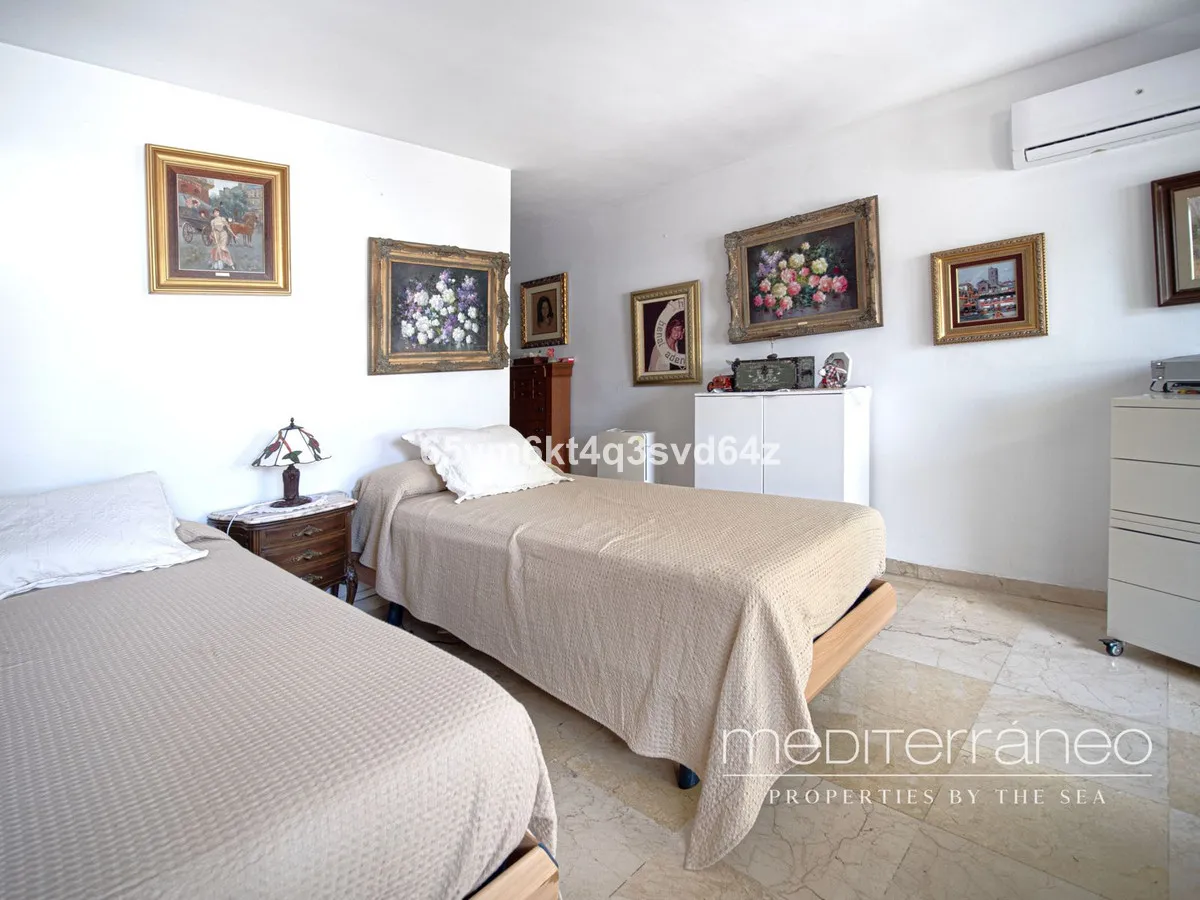 a09a2041-0d08-4fe4-9302-d98fb73195da