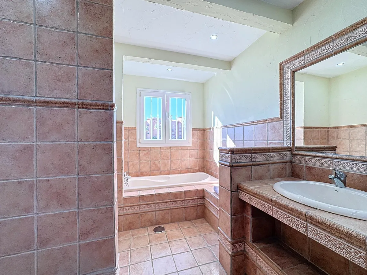 34928638-c04c-462b-a411-e97e69eefd91