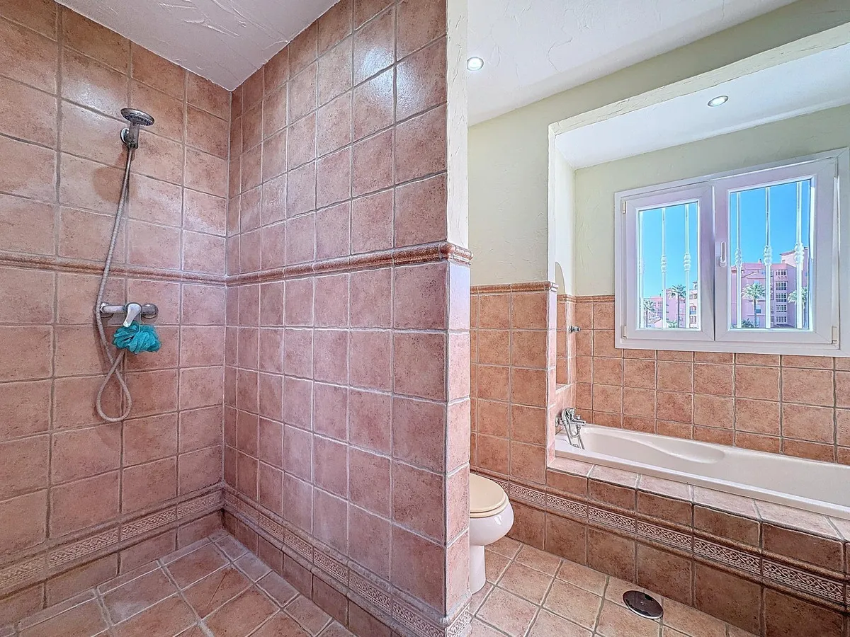 9d3d73fa-0d26-4286-9564-6fe56d228225