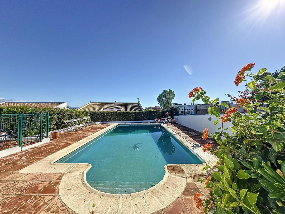 af060370-1a7f-4754-8b9d-a7b4d46e5e9c