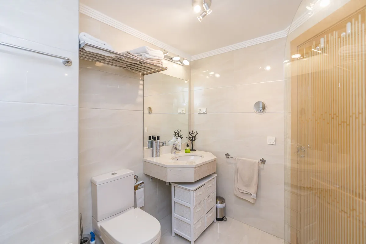 5b8e0731-a401-4804-8e95-442c3c4d61bd