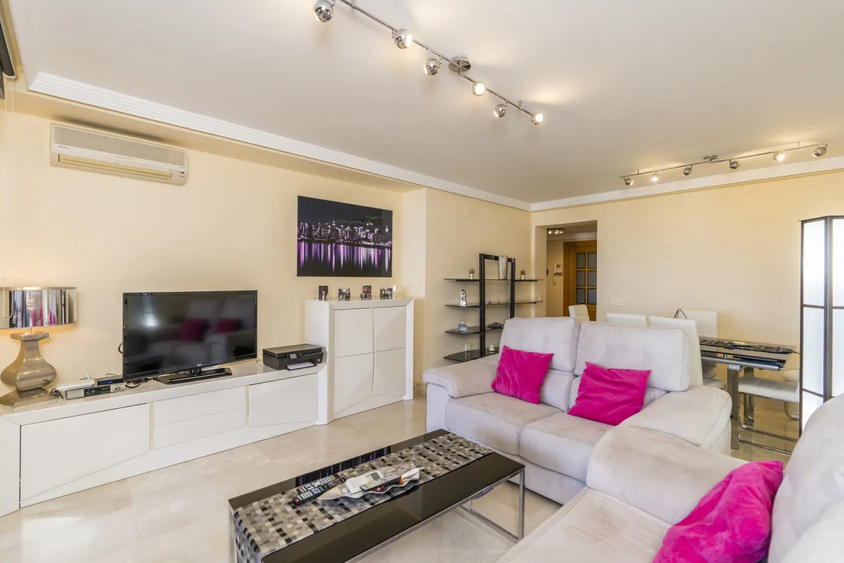 880cd41e-f345-407a-a19b-7512f4c5c784