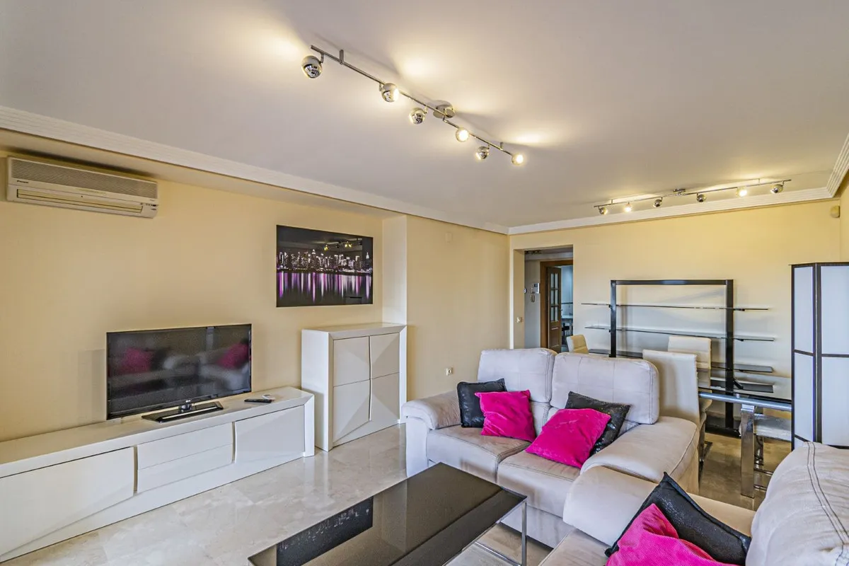 90dfb0e4-9c3f-4c60-8a89-96e279c1d21d