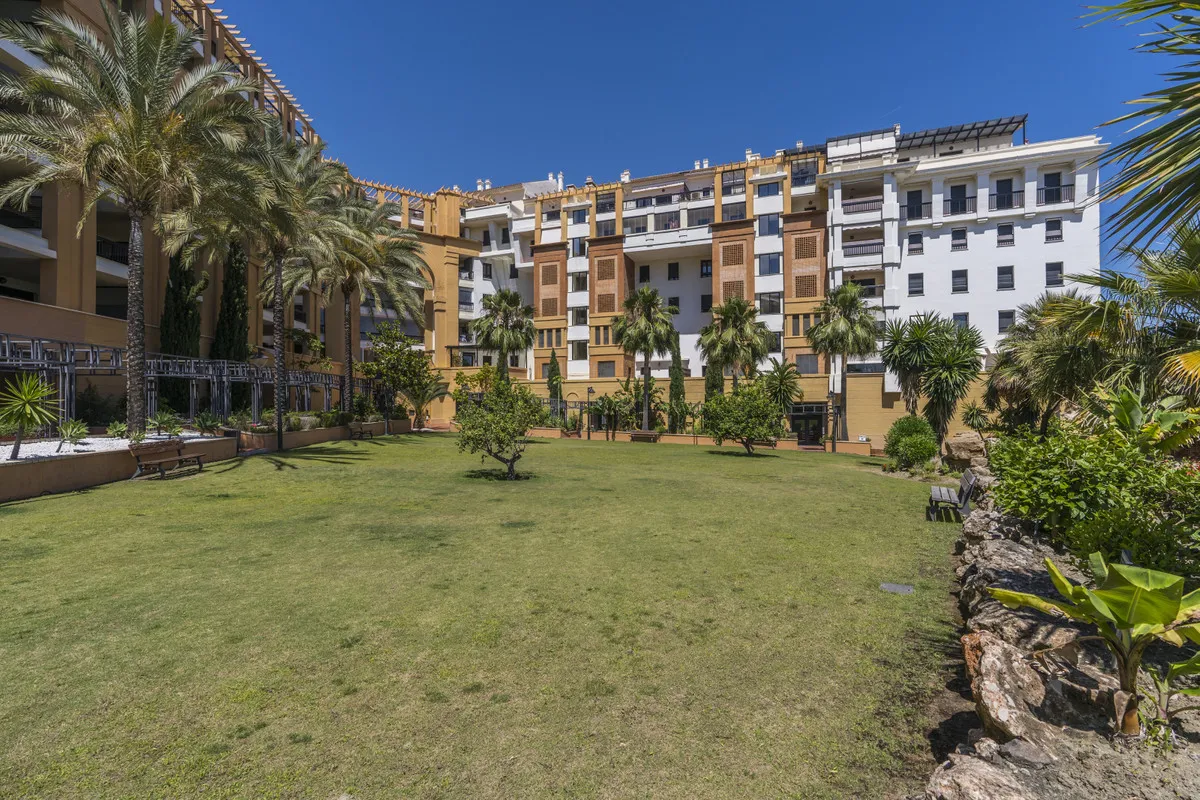 d7eb5481-805b-4028-a99a-e1e93d8df7cc