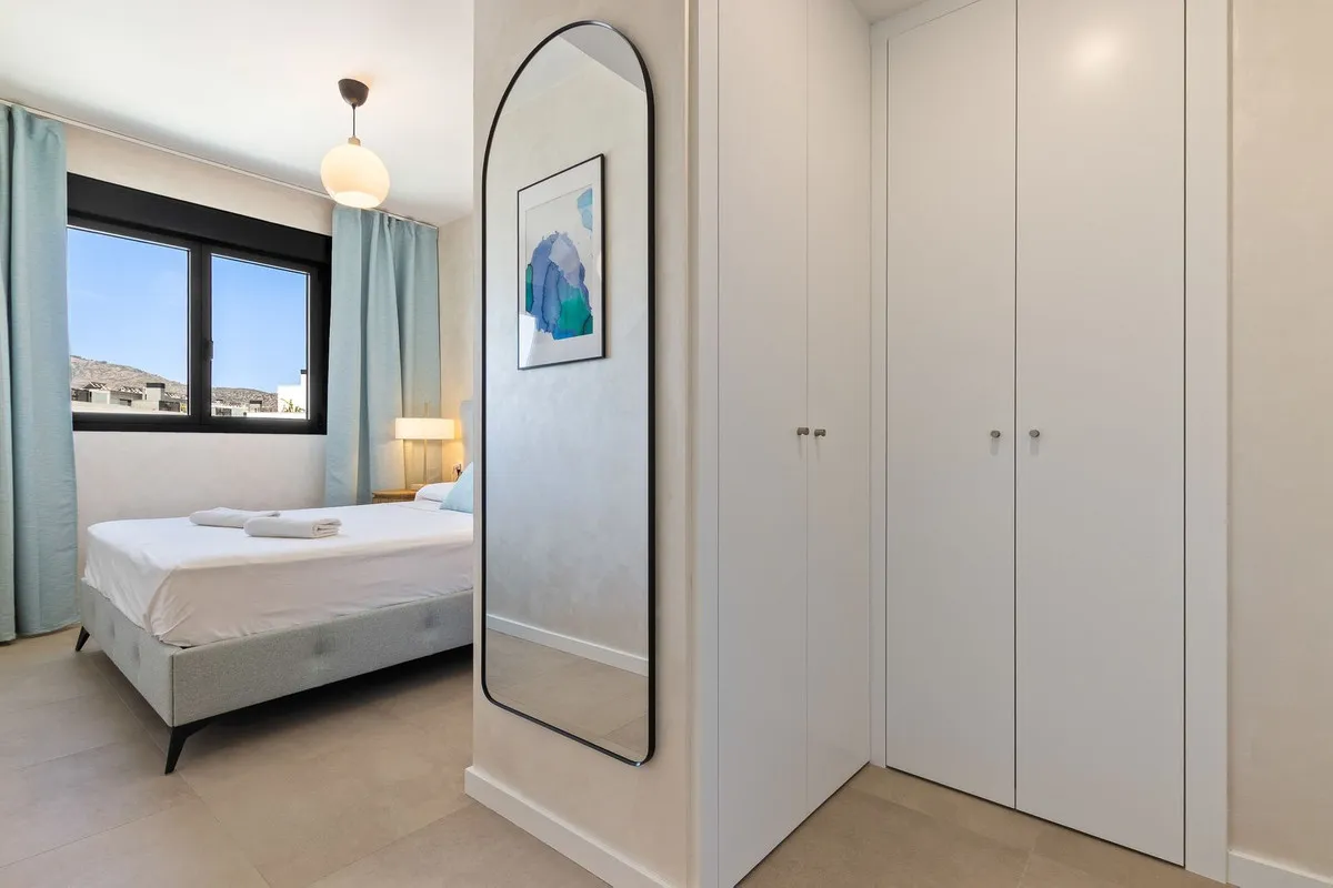 8232a648-4182-4869-905a-f6e2301e40d3