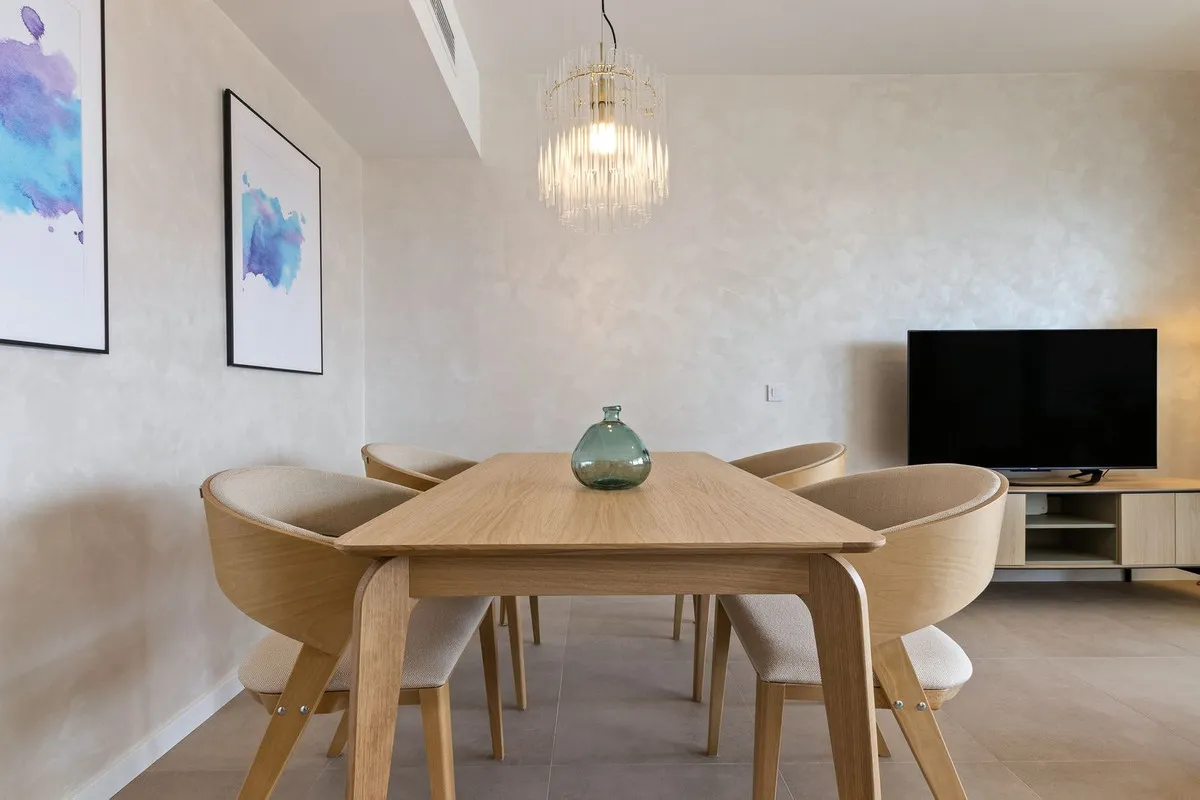 dc4e264d-12ad-4043-8037-cc92b93794d0