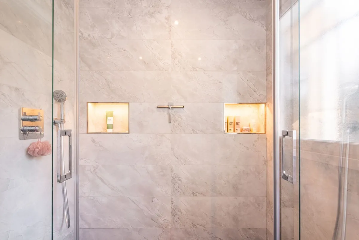 40b31aeb-9bbf-426c-acf6-869f24311a1a