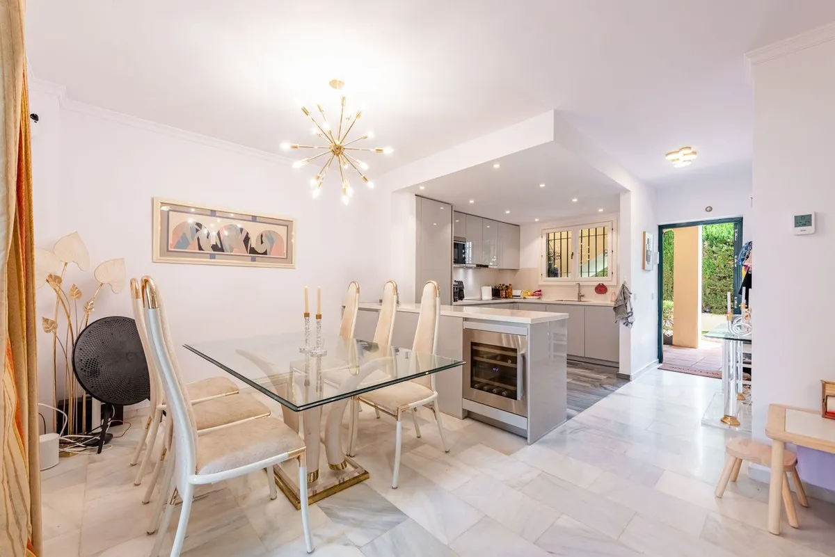 e3b47224-17a6-4330-b403-b7b50b9ddafa