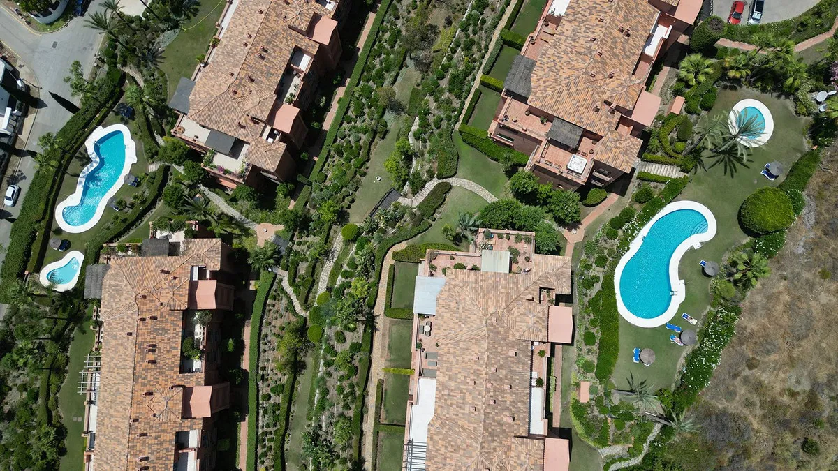 0961245c-d2d6-4050-9af5-4d1e87afa6d9