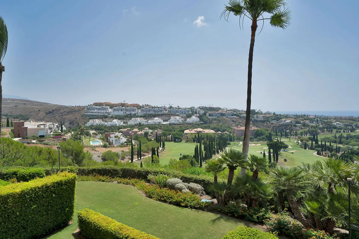 930a1179-cbef-4d24-87ef-49e08436084e