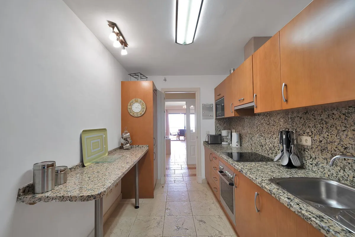 b6e48762-4bd4-4900-8eb9-72e5f85d692d