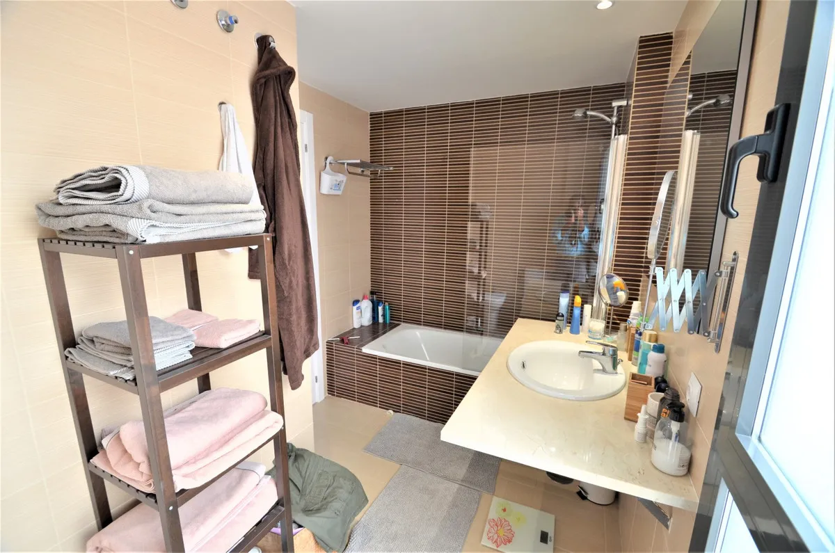 0c62eff0-3b0c-4eec-9a33-8b7e7162ef6e