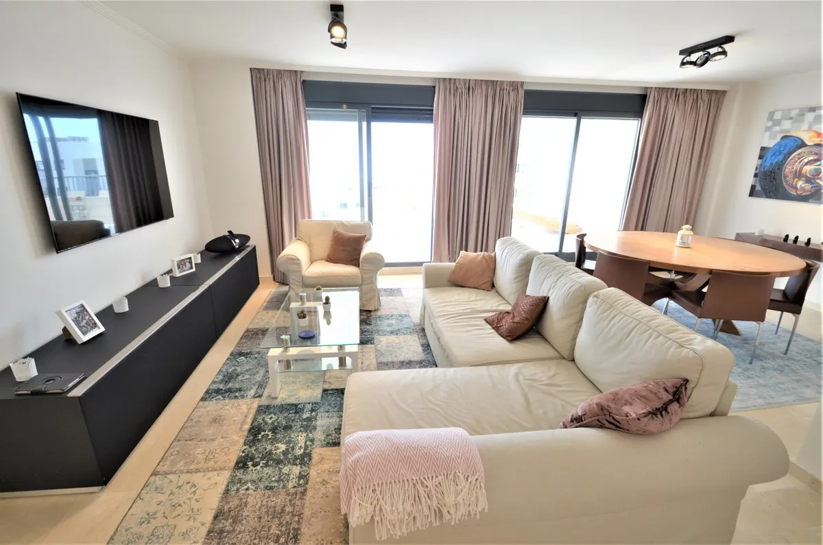 838b4a52-a38b-4e8c-9639-682977a7c09c