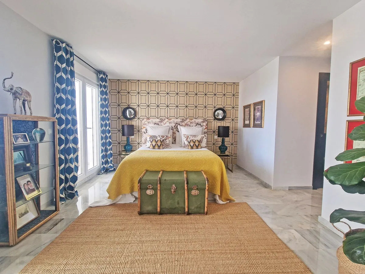 1f3e5ae4-1d56-4889-9922-2f5b9d70acfa