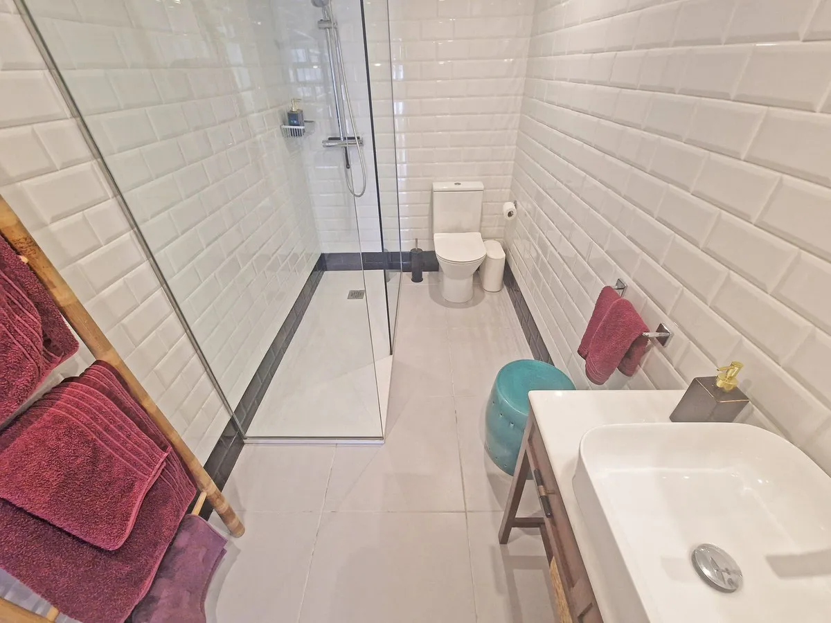 4d499ee6-84e5-40d9-b241-2d48d4617226