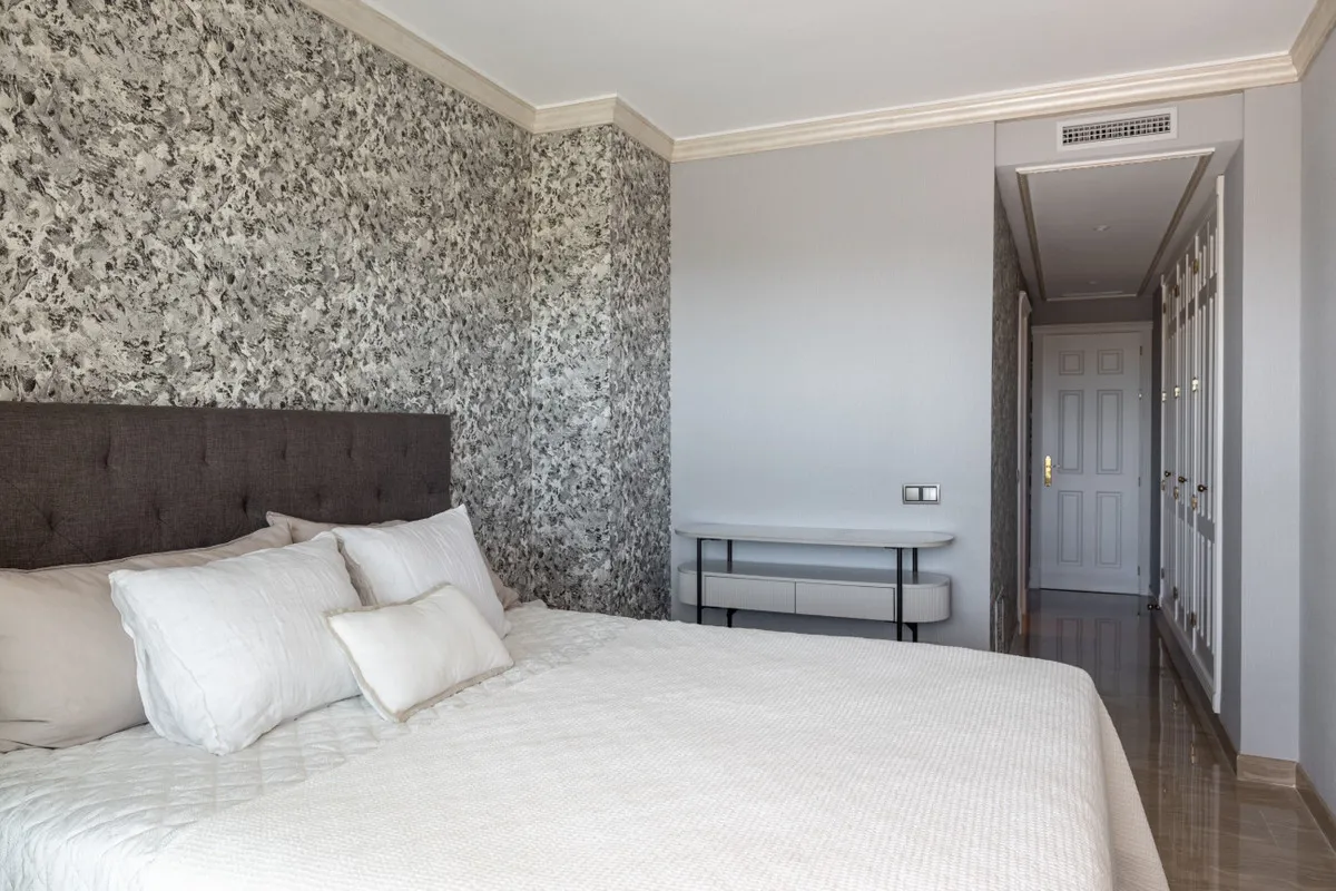 83995179-2f37-4724-bb42-8164cab2dd48