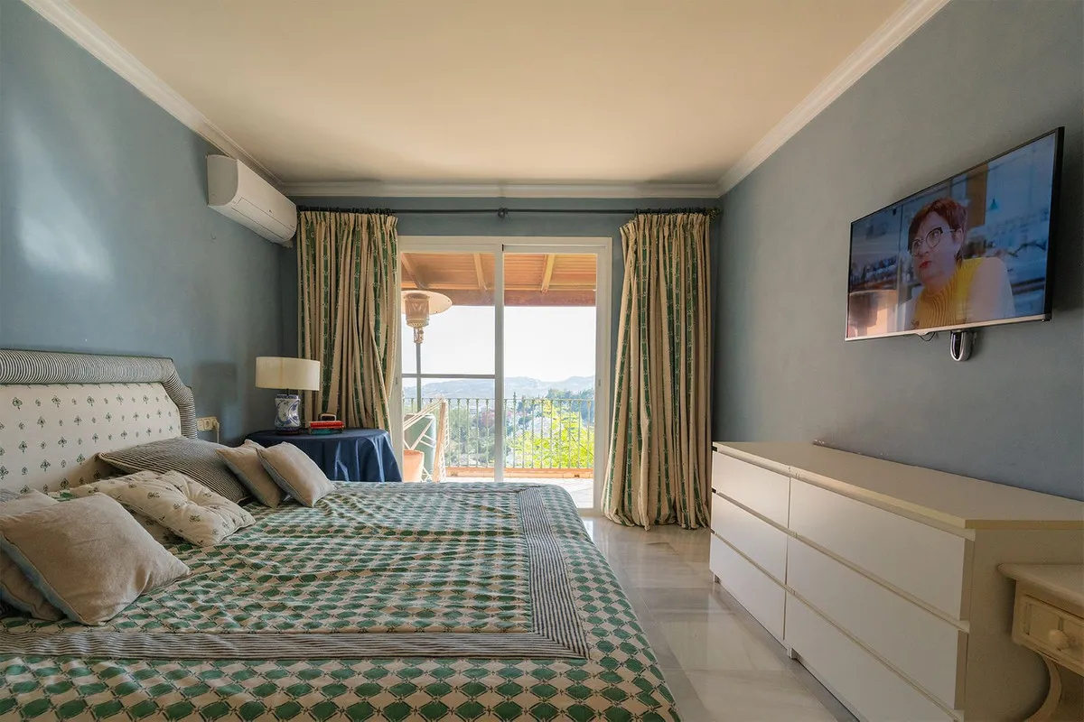 114b767e-8b0b-4dda-9bff-4aa1c65ee56a