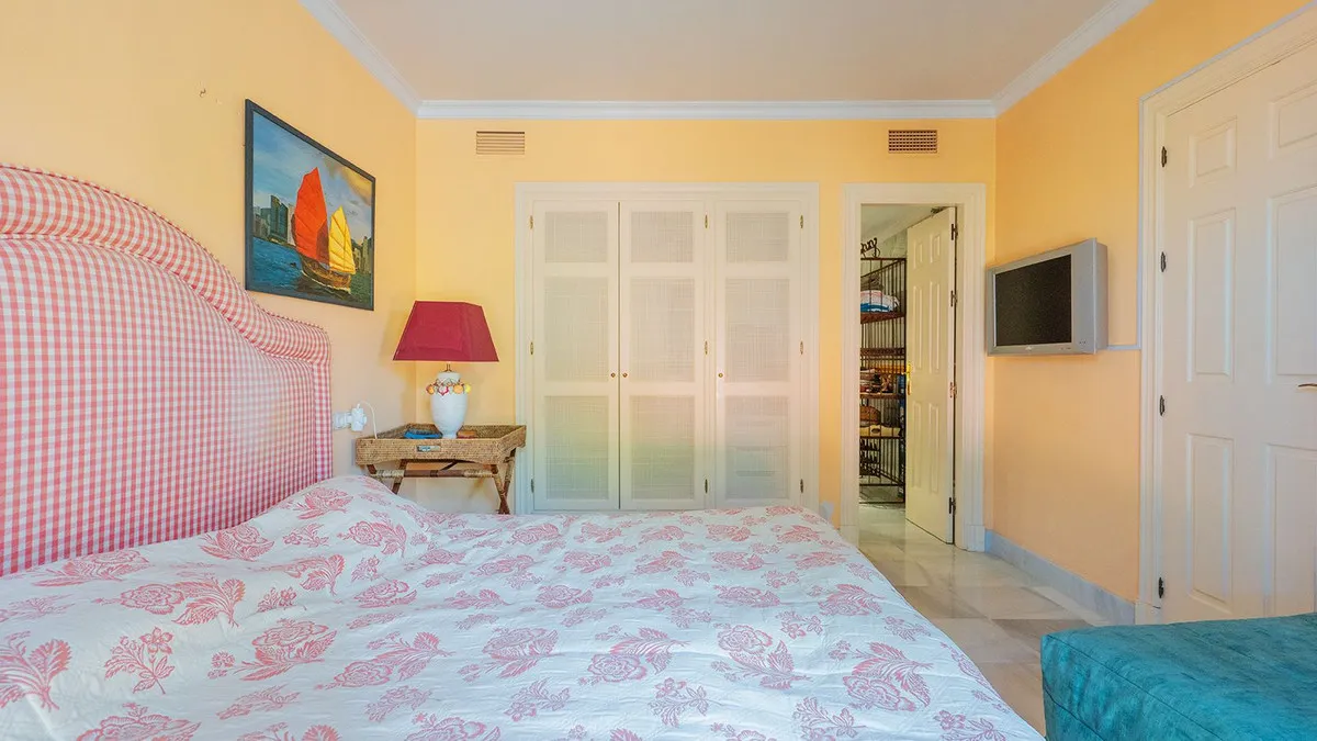 f2887729-c0f8-4df0-9f65-f9df10c497f3