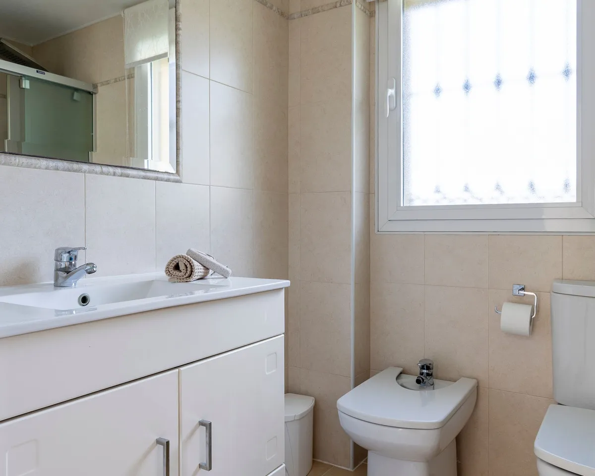 66038c12-db24-49b8-8065-f8663a390869