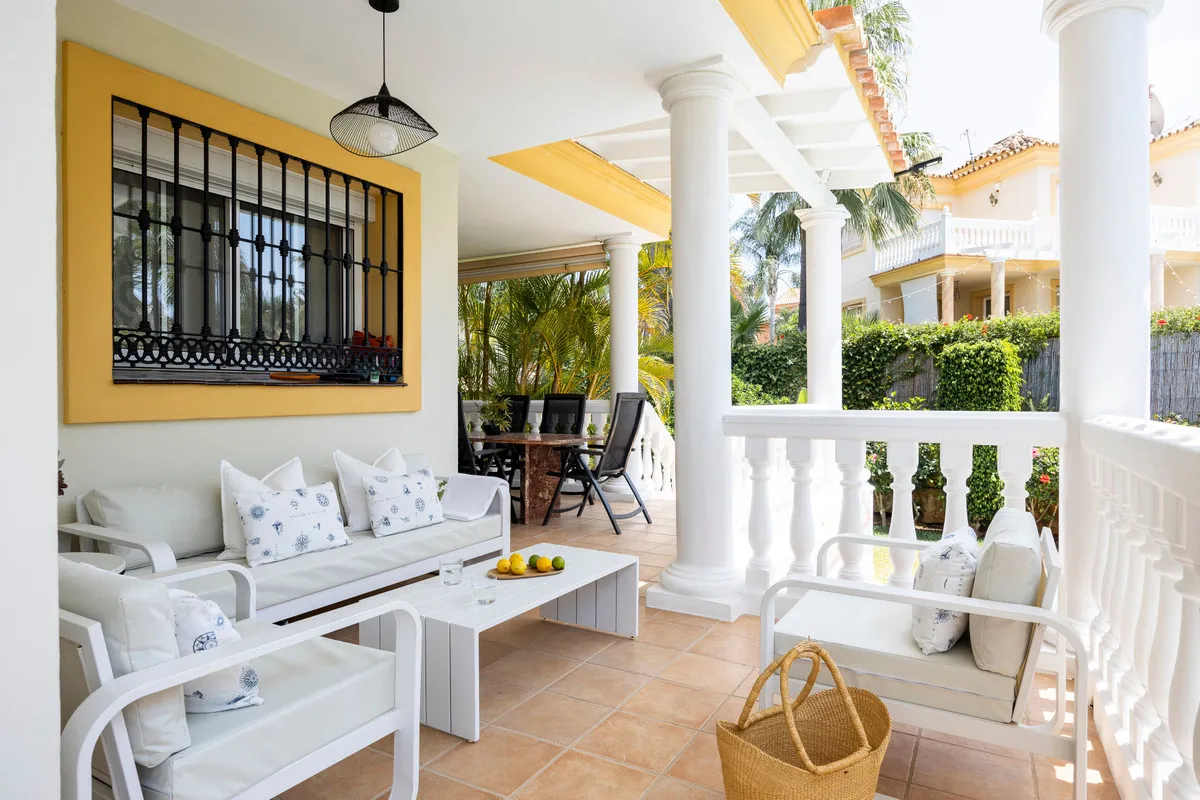 e131850b-cf21-495f-963e-d1a45c6d63fb