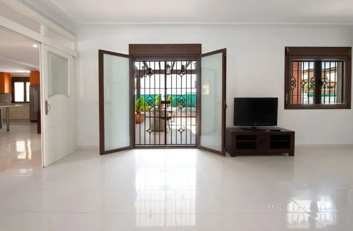 854fff2e-5a91-43c5-b046-a7f238e7b3c2