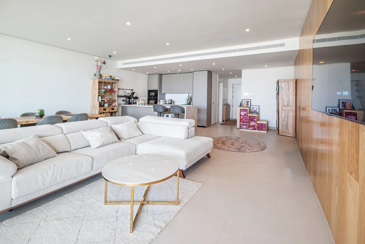 13db5d5a-fcf7-4235-95c5-1ce1e2aa718b