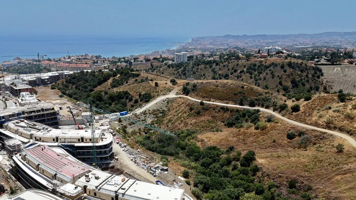 83c373ea-d70e-42c2-9386-f36e486bc1dd