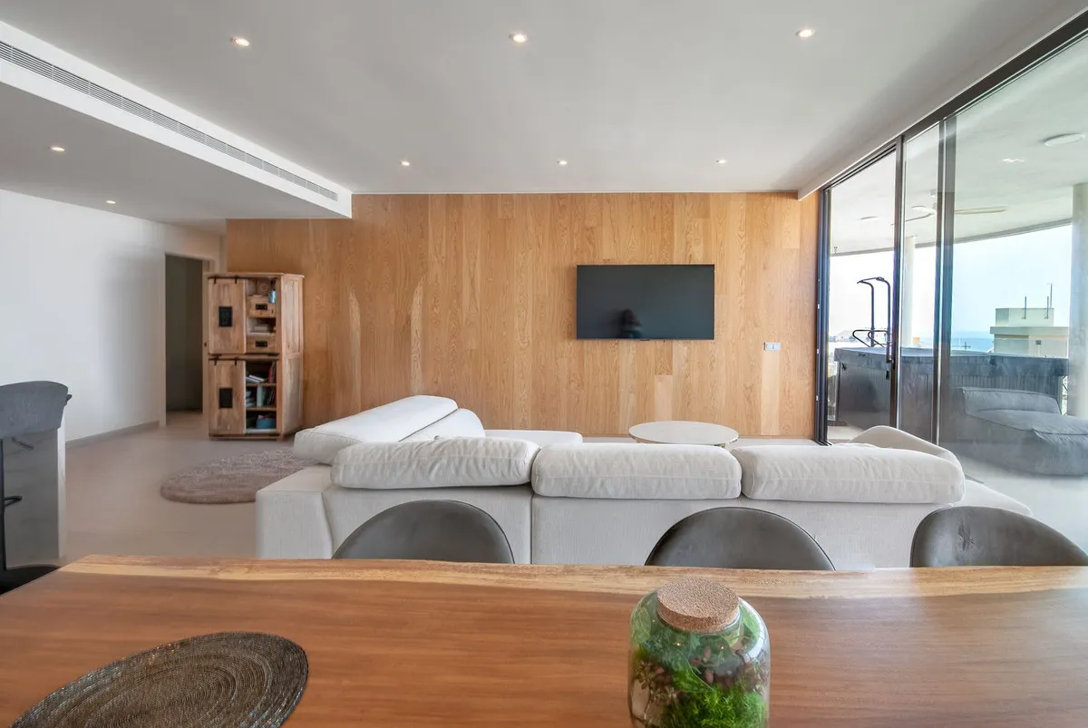 8ce3ecc0-1958-4c7e-ad99-931f53d78d40