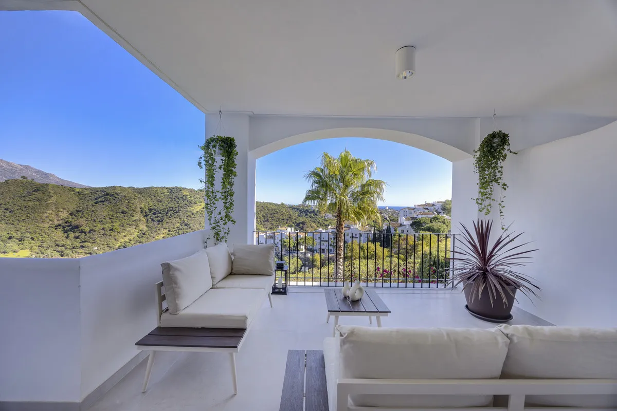 001af24d-85a8-460d-8e33-88354d8de4fa