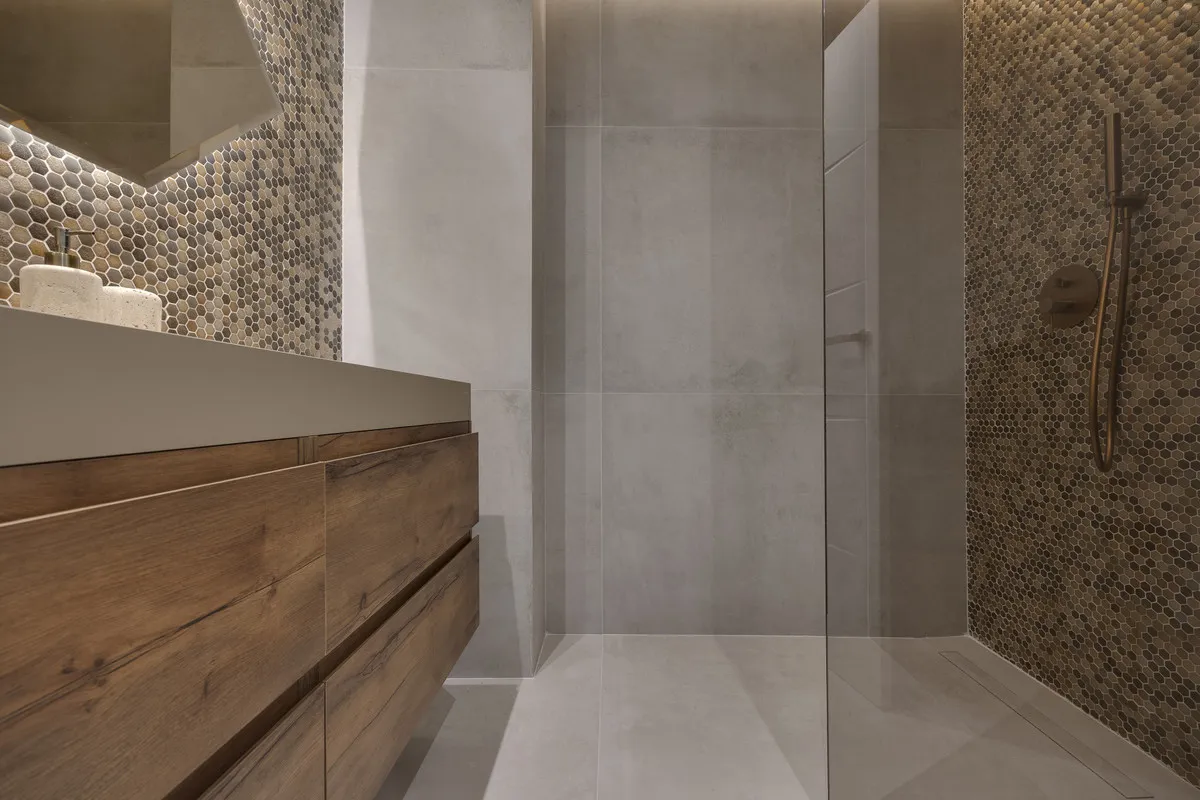 1a718884-9b84-47f7-8273-f832b4117556