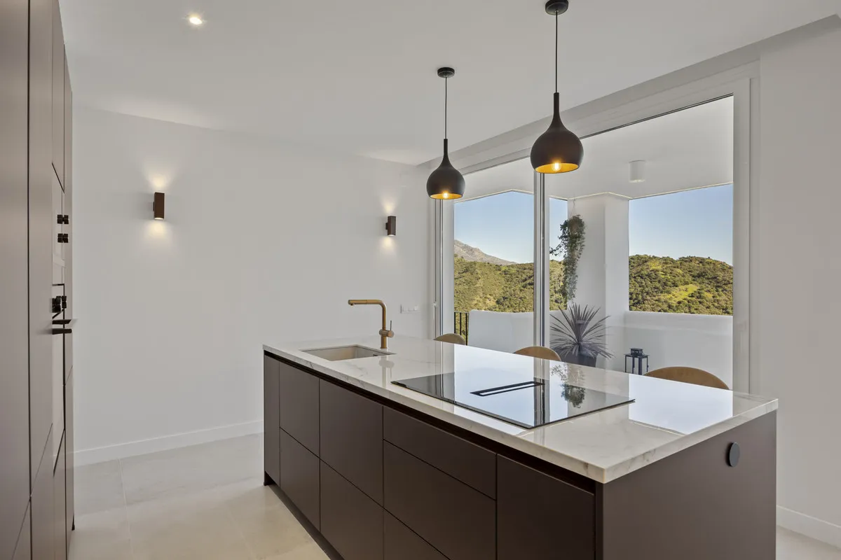 8ba84e9b-7a49-4cb9-9099-36b14f88bcb2