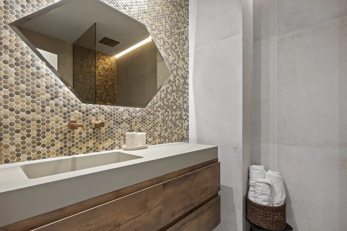 e19a3877-452f-4632-96c1-2e781fe4158f