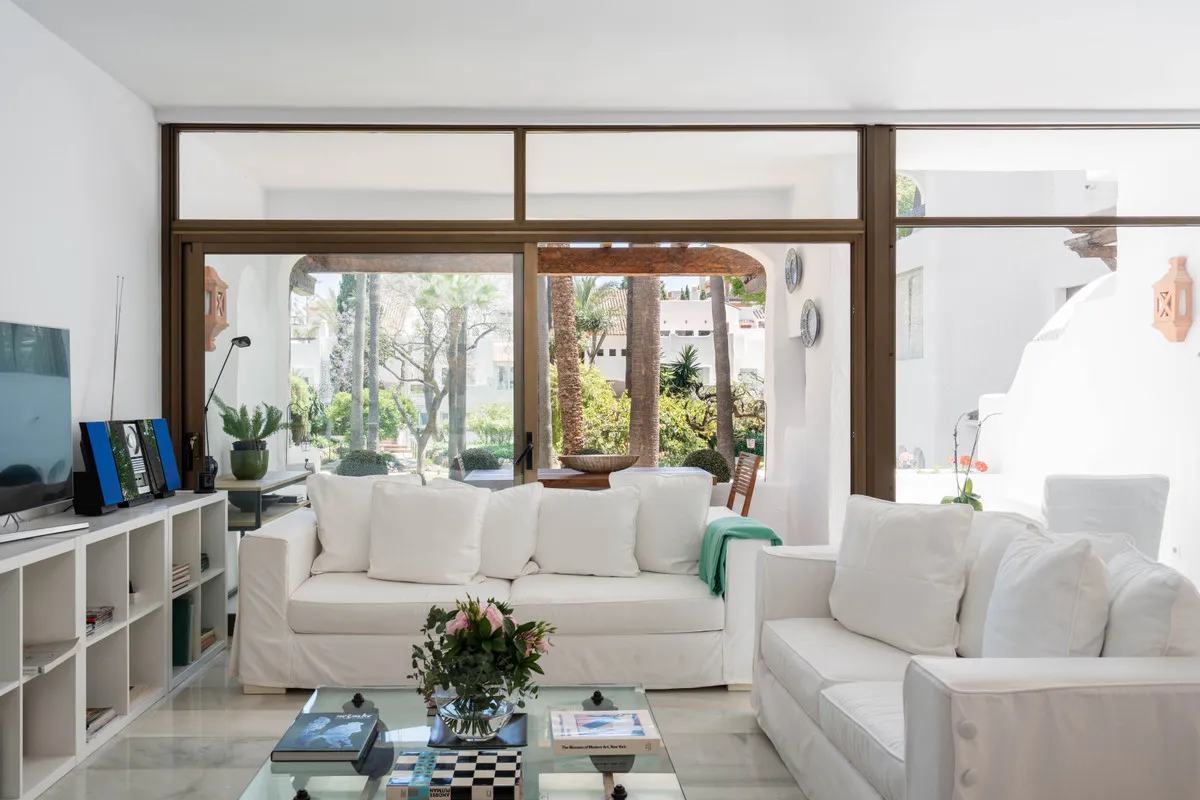 1b524a79-af95-4135-b327-e84c0ae0c859