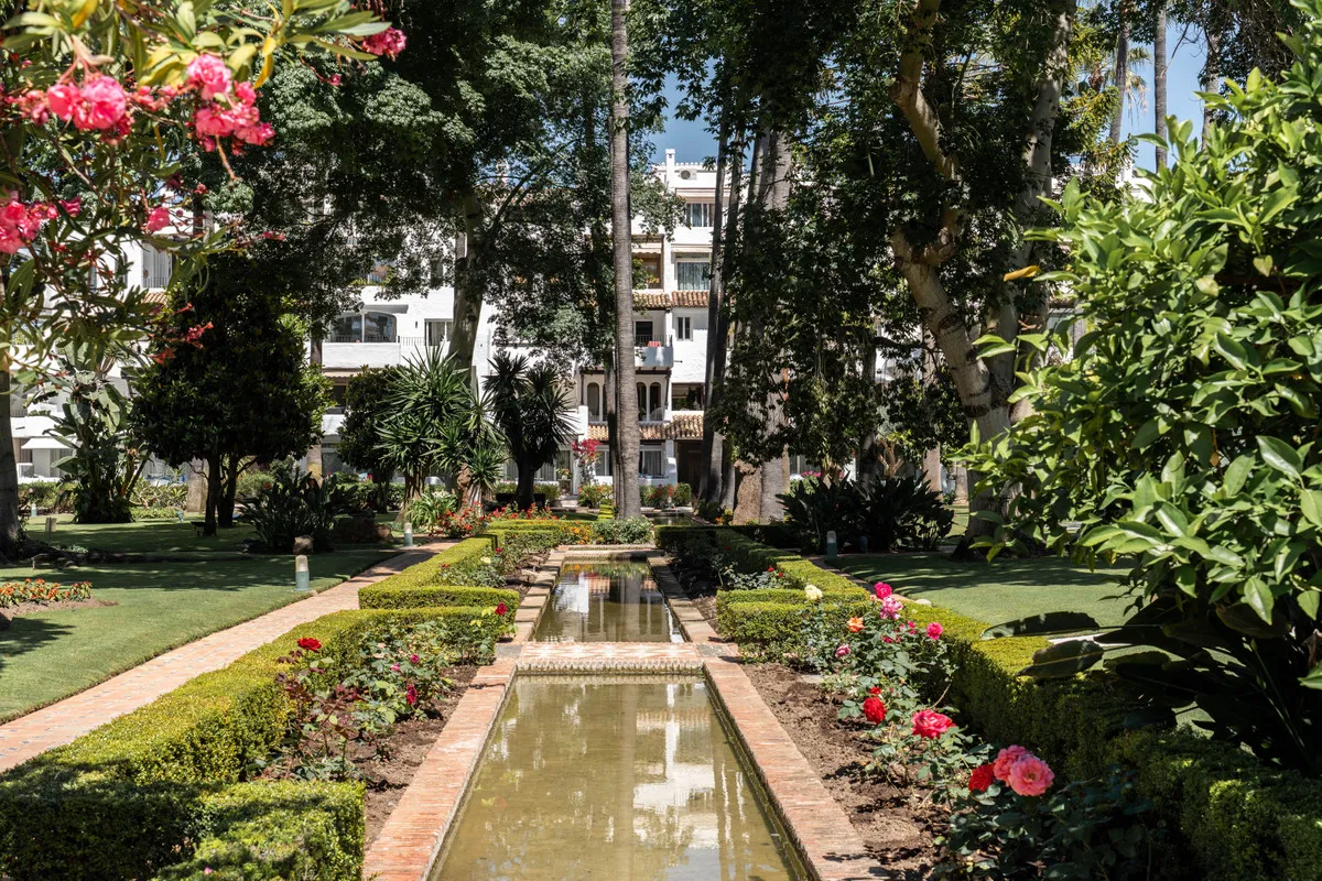 b4ce3a2b-7234-4436-8732-8443803c4cf3