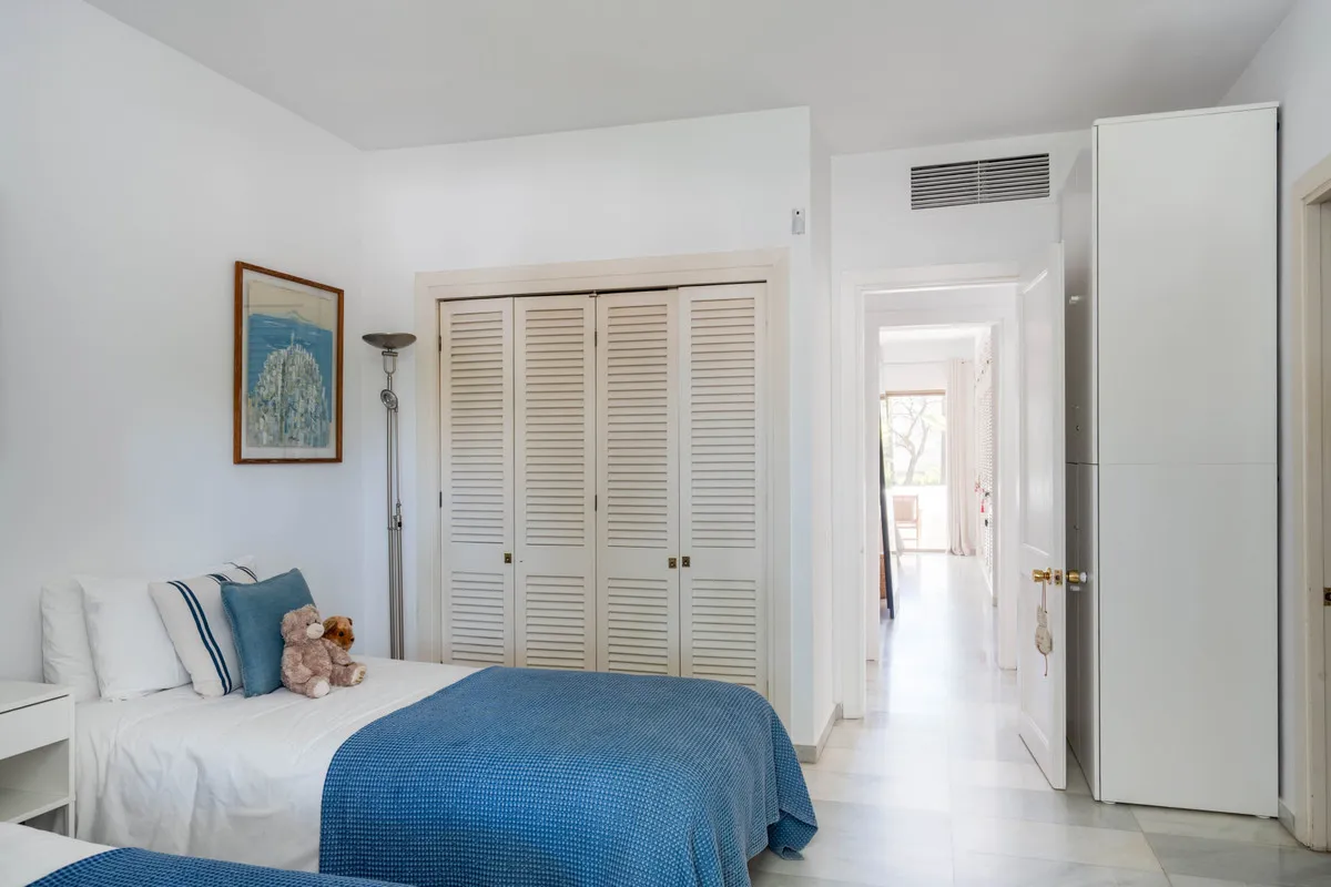 d038d5d1-703e-45f9-aa56-1ee2cd2681b4