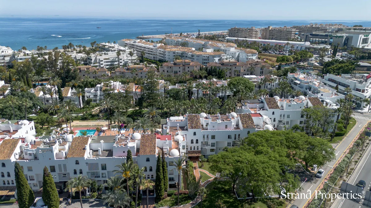 f3b46aba-6cbe-4990-976e-744293733e31