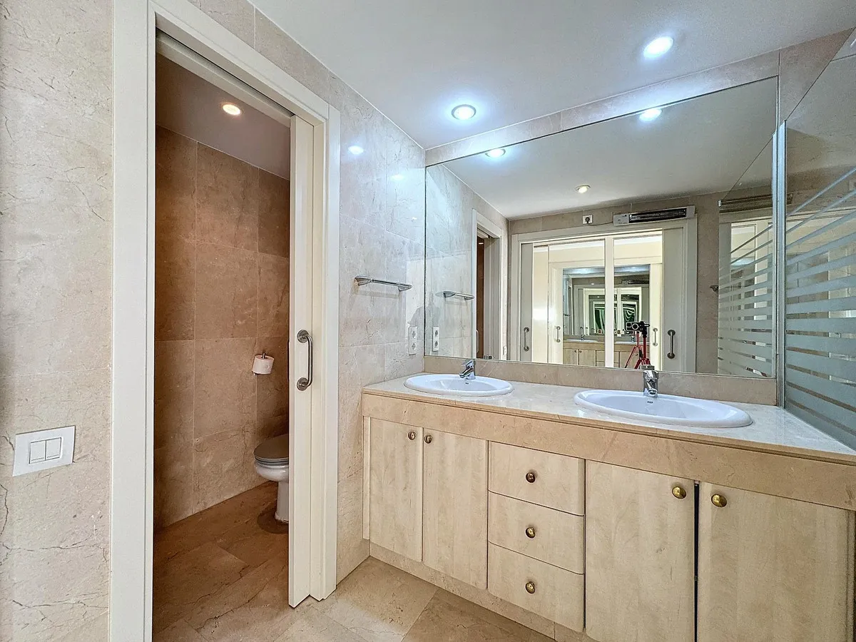 12990e16-ef2f-457e-9410-eadb3e75d7bf