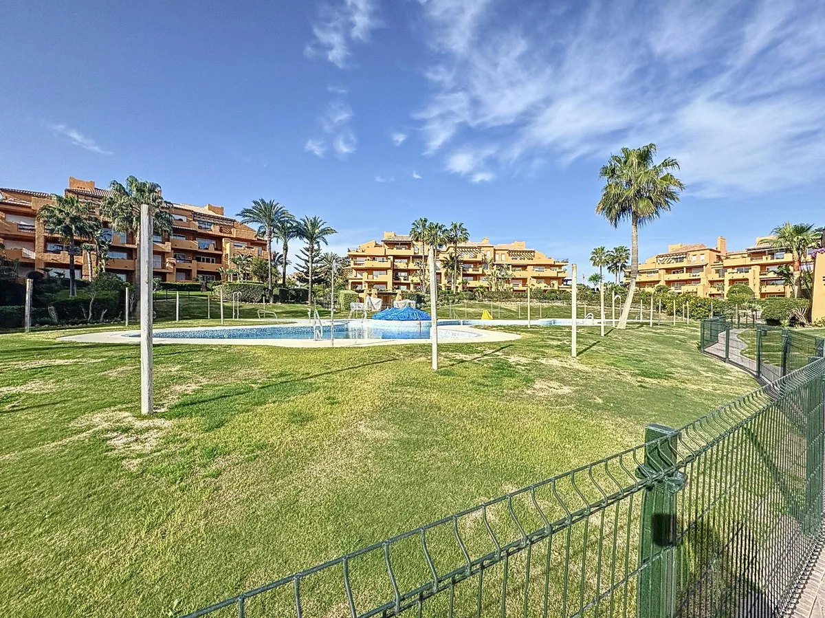 6c49d87c-afc8-455b-8116-6871e33289d2