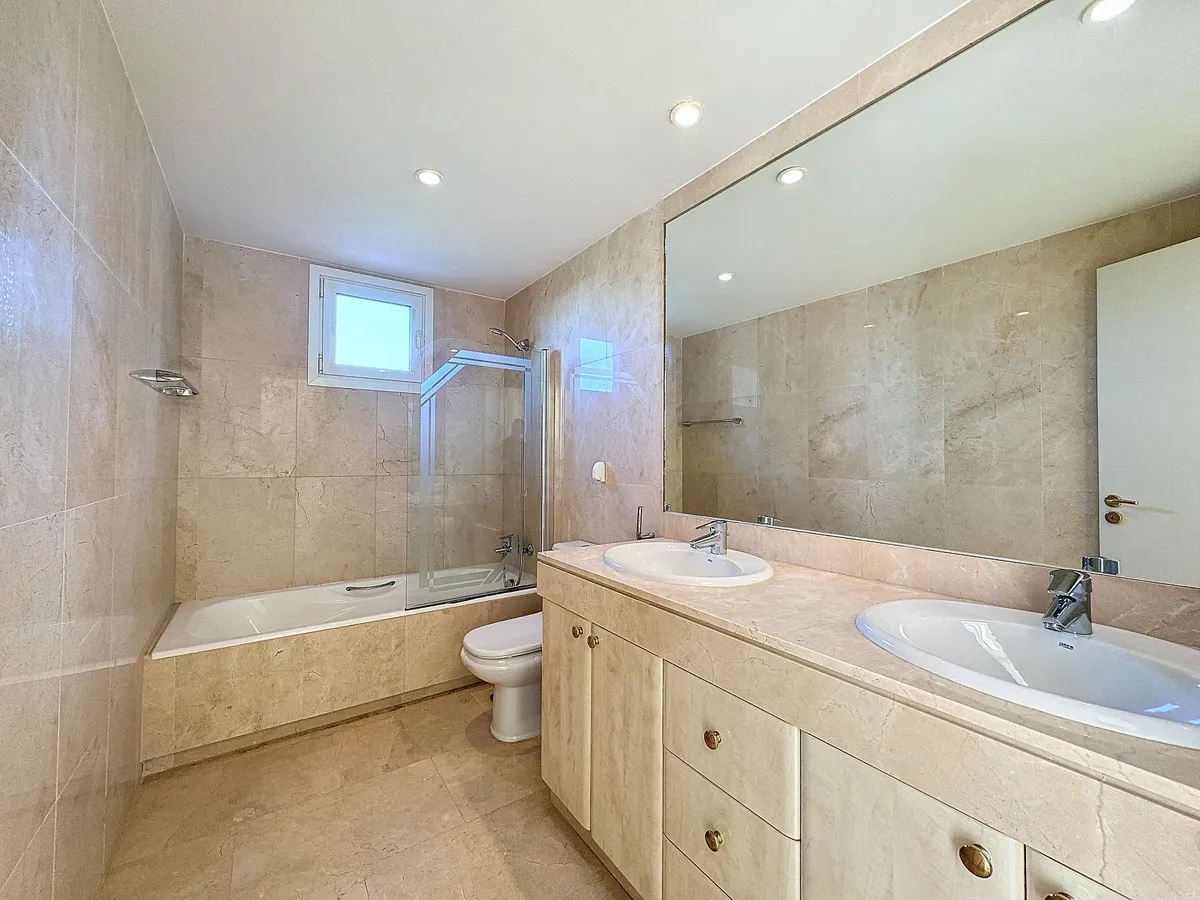 8e34b2c8-3ec8-4cdd-bf3c-09c4a274e09d