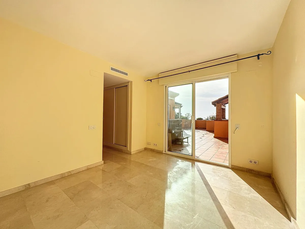 b0cb4f49-bc8e-4bd6-a87e-543a4373822a