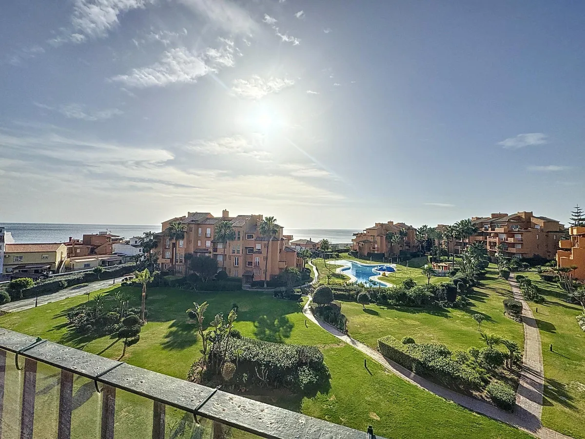 cfad7304-2c65-4d63-b9e4-770e898b5290