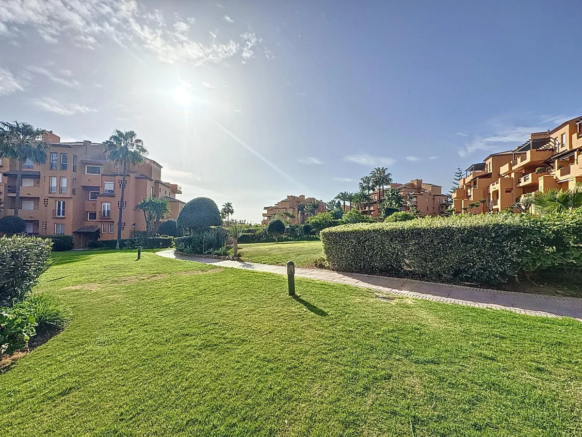 f4794643-d70d-4f1a-8cd7-c9f40f9ba536