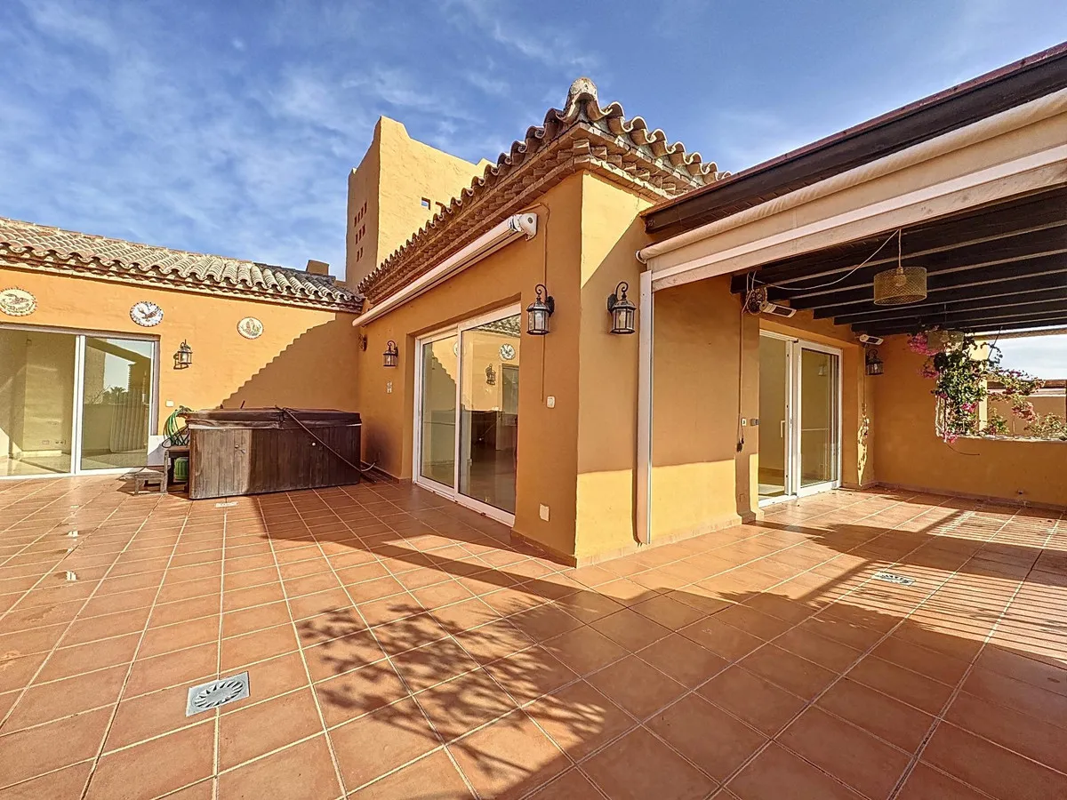 f8e6995b-acd1-42bc-b336-8c4834e280b2