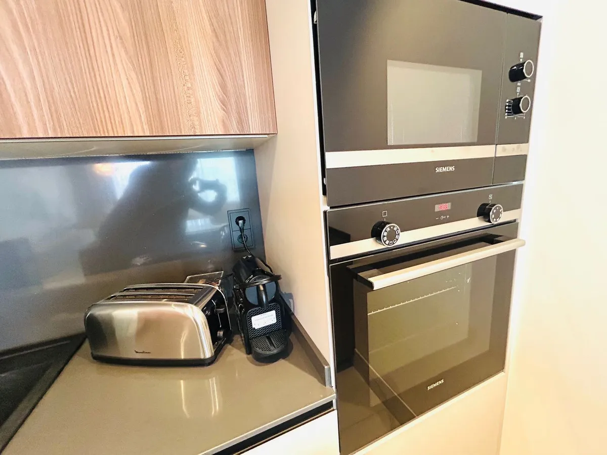 ca081dba-cd20-4fb5-9e28-fb3cdced26c1